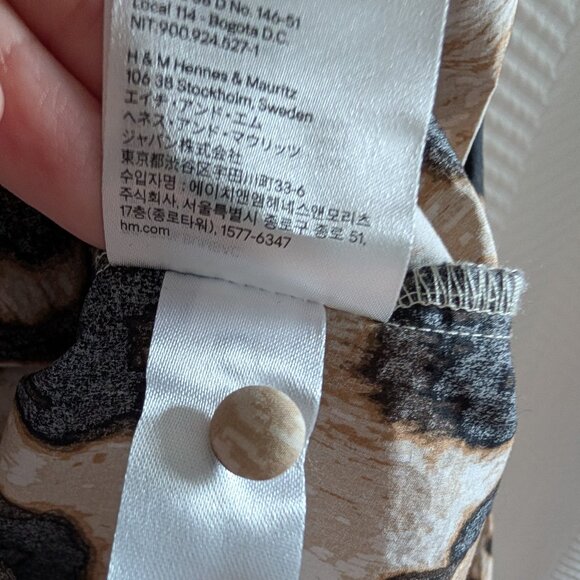 H&M Ruffle Leopard Print Blouse High Collar Oversized Crop Size Small - Picture 13 of 15